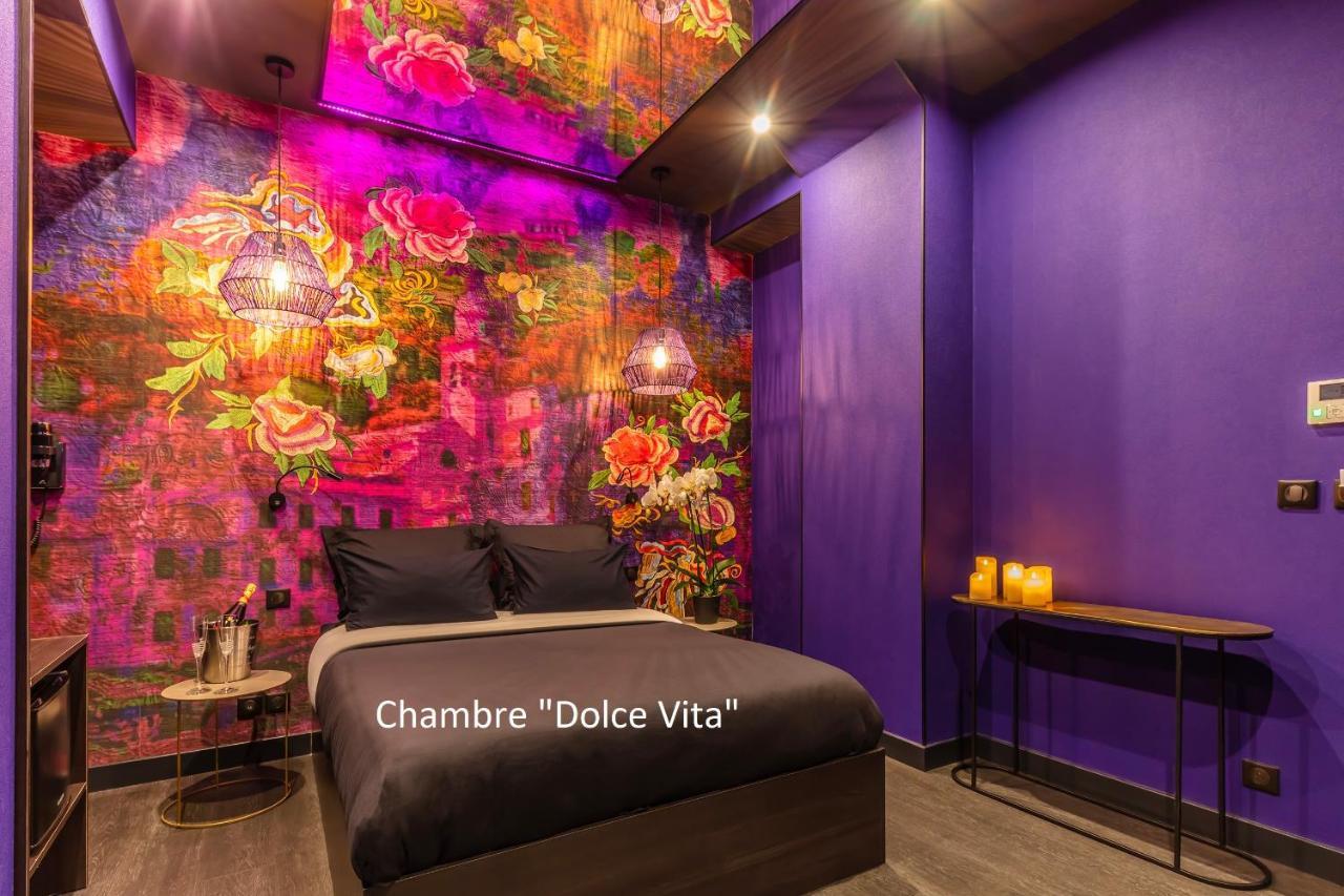 Love Hotel Avec Nuit Insolite Au Dandy Et Jacuzzi Privatise (Adults Only) Paris Exterior photo