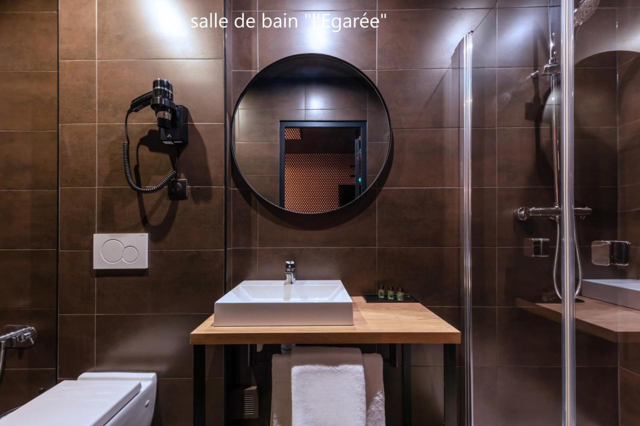 Love Hotel Avec Nuit Insolite Au Dandy Et Jacuzzi Privatise (Adults Only) Paris Exterior photo